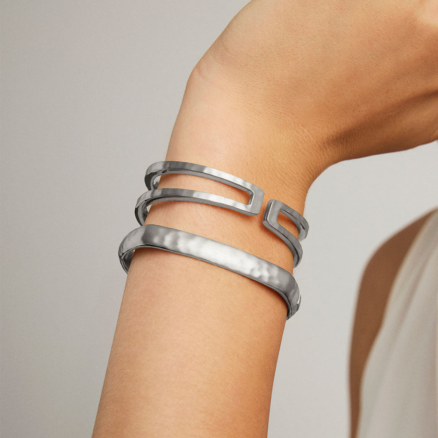 Mara Hinged Cuff