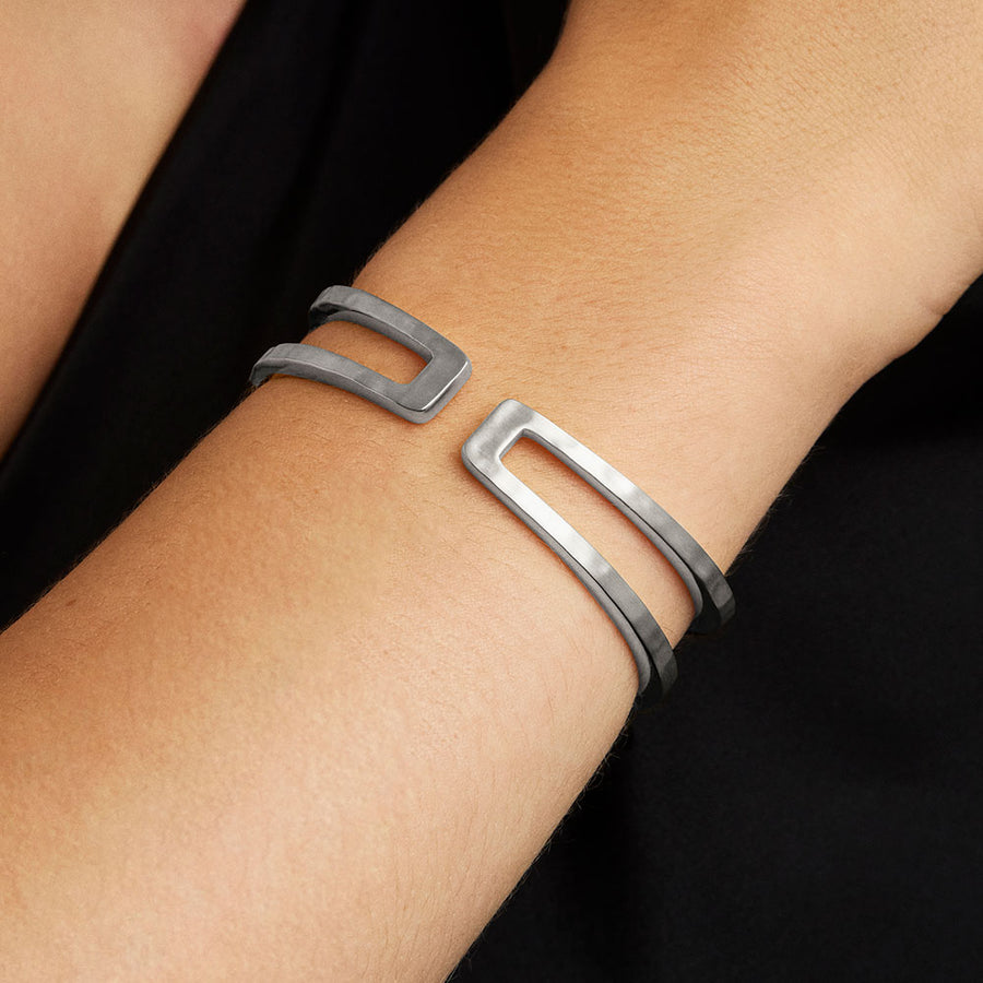 Mara Hinged Cuff